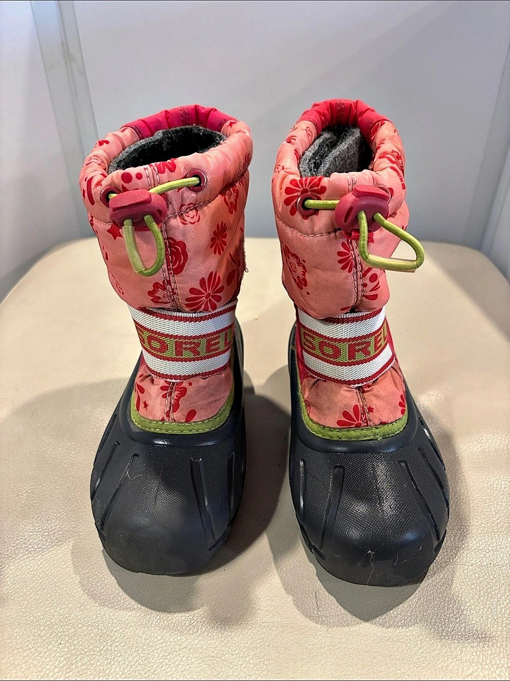Sorel Yoot Pac Girls US 12 Pink & Black Floral Snow Boots